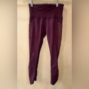 Lululemon Size 4 Women's Burgundy Maroon Capri Leggings Side Pockets Mesh on Leg